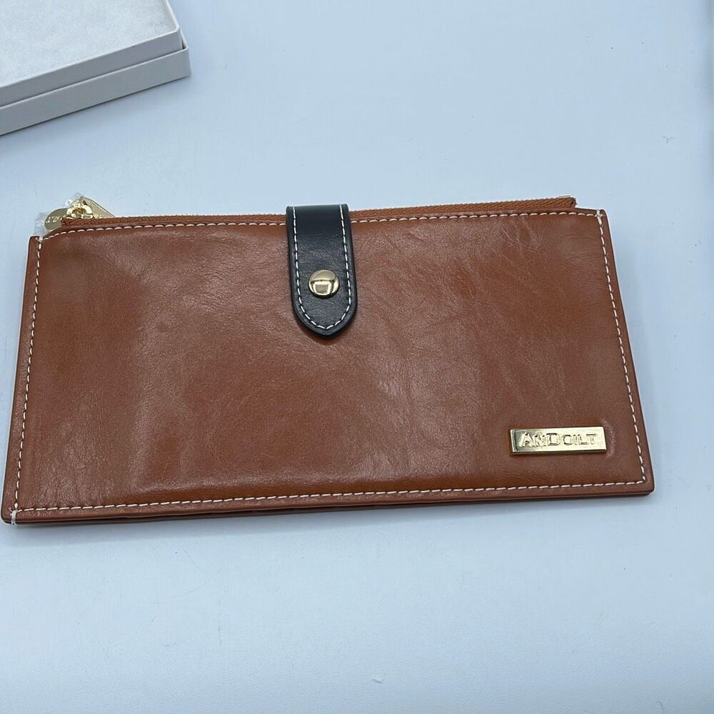 NWOT Andoilt RFID Carmel leather two sided wallet.